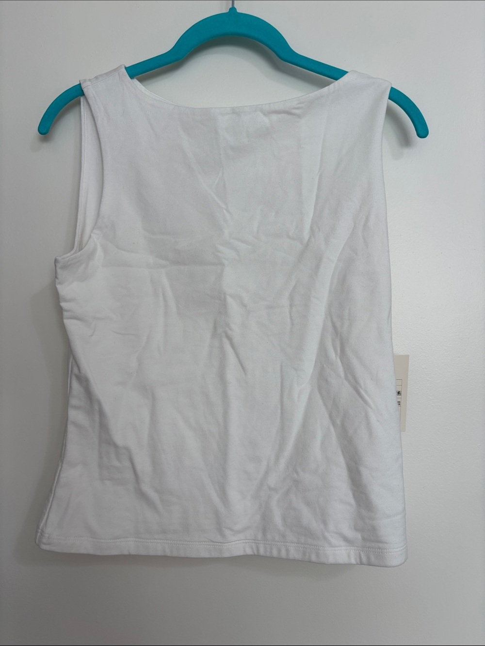 NWT a new day White Sleeveless Tank Top - Classic Scoop Neck